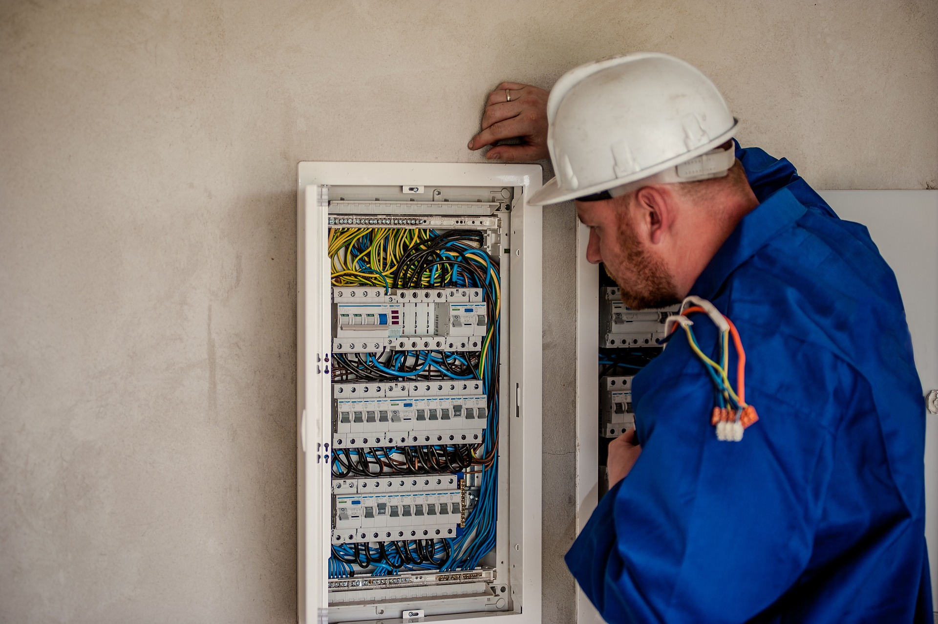 PROJETOS, CONSULTORIA E ESTUDOS DE ENGENHARIA ELÉTRICA, MECÂNICA E CIVIL